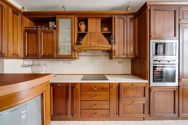 Продам трехкомнатную (3-комн.) квартиру, Хачатуряна ул, 12к1, Москва г