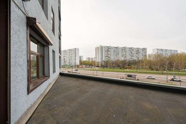 Продам трехкомнатную (3-комн.) квартиру, Хачатуряна ул, 12к1, Москва г