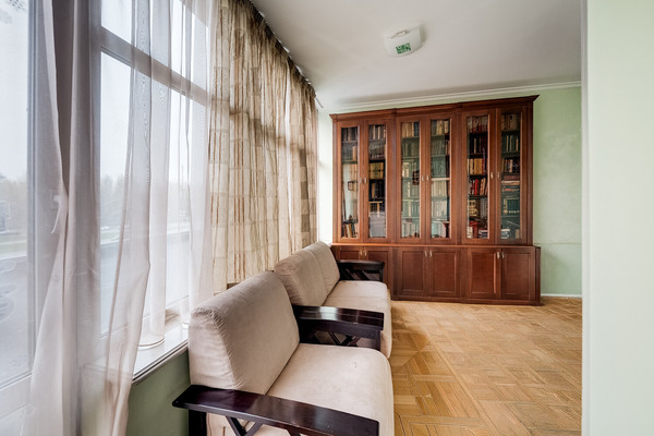 Продам трехкомнатную (3-комн.) квартиру, Хачатуряна ул, 12к1, Москва г