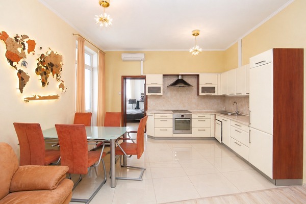 Продам многокомнатную квартиру, Астрадамский проезд, 4Ак1, Москва г