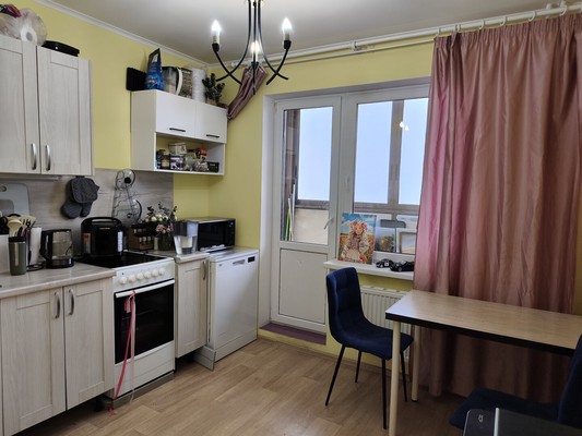 Продам однокомнатную (1-комн.) квартиру, Партизанской Славы б-р, 3, Кировск г