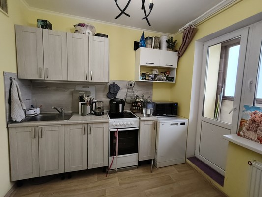 Продам однокомнатную (1-комн.) квартиру, Партизанской Славы б-р, 3, Кировск г