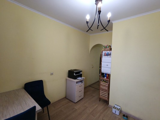 Продам однокомнатную (1-комн.) квартиру, Партизанской Славы б-р, 3, Кировск г