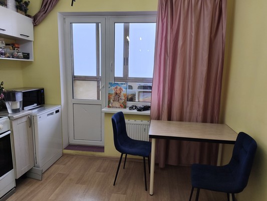 Продам однокомнатную (1-комн.) квартиру, Партизанской Славы б-р, 3, Кировск г