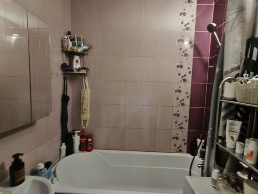 Продам однокомнатную (1-комн.) квартиру, Партизанской Славы б-р, 3, Кировск г