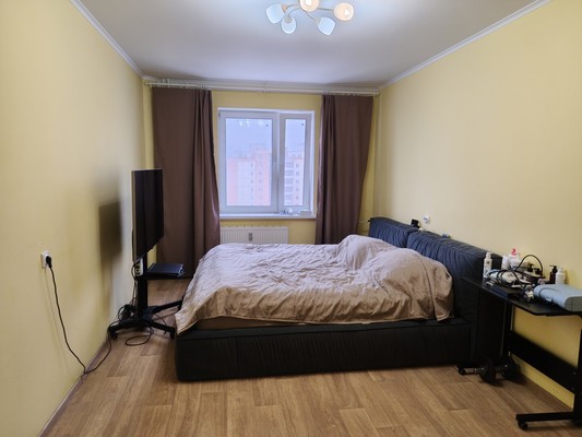 Продам однокомнатную (1-комн.) квартиру, Партизанской Славы б-р, 3, Кировск г