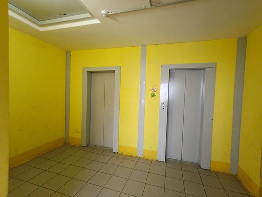 Продам однокомнатную (1-комн.) квартиру, Партизанской Славы б-р, 3, Кировск г