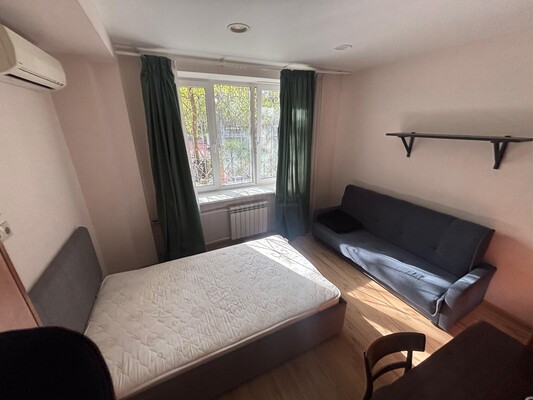 Продам трехкомнатную (3-комн.) квартиру, 1-й Неопалимовский пер, 11/22, Москва г