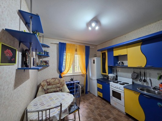 Продам двухкомнатную (2-комн.) квартиру, Ленинградская ул, 22, Костомукша г