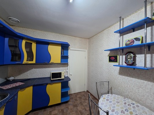 Продам двухкомнатную (2-комн.) квартиру, Ленинградская ул, 22, Костомукша г