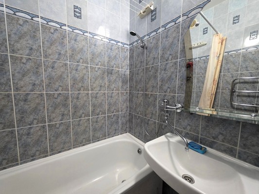 Продам двухкомнатную (2-комн.) квартиру, Ленинградская ул, 22, Костомукша г