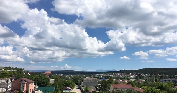 Продам двухкомнатную (2-комн.) квартиру, Совхозная ул, 4Д, Симферополь г