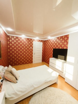 Продам трехкомнатную (3-комн.) квартиру, Чекистов пр-кт, 8, Краснодар г