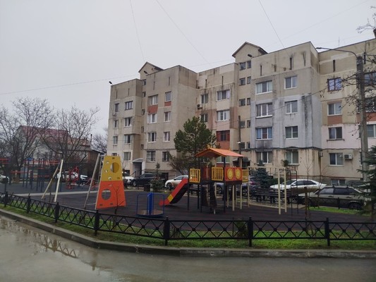 Продам трехкомнатную (3-комн.) квартиру, Ковыльная ул, 54, Симферополь г