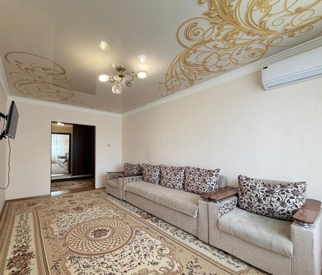 Продам трехкомнатную (3-комн.) квартиру, Калинина ул, 250кб, Нальчик г