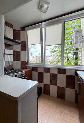 Продам трехкомнатную (3-комн.) квартиру, Калинина ул, 250кб, Нальчик г