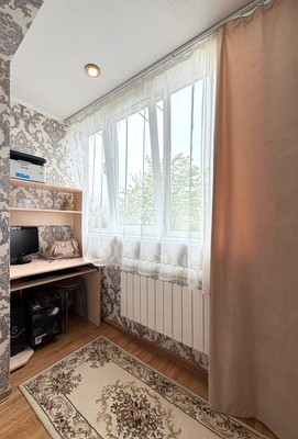 Продам трехкомнатную (3-комн.) квартиру, Калинина ул, 250кб, Нальчик г