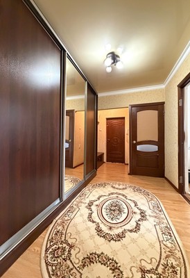 Продам трехкомнатную (3-комн.) квартиру, Калинина ул, 250кб, Нальчик г