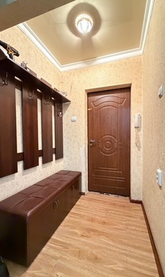 Продам трехкомнатную (3-комн.) квартиру, Калинина ул, 250кб, Нальчик г