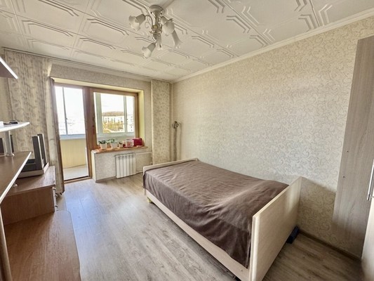 Продам многокомнатную квартиру, Восточный (поселок Врангель мкр.) пр-кт, 27, Находка г