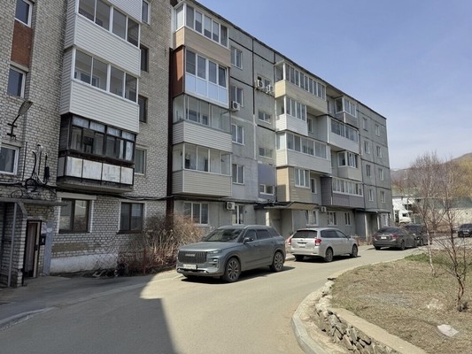 Продам многокомнатную квартиру, Восточный (поселок Врангель мкр.) пр-кт, 27, Находка г