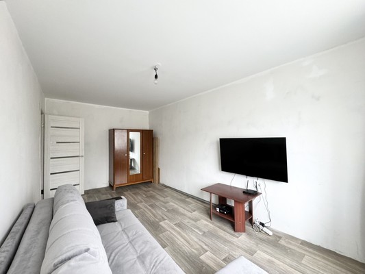 Продам однокомнатную (1-комн.) квартиру, Бежицкая ул, 323, Брянск г