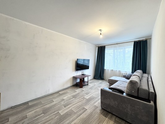 Продам однокомнатную (1-комн.) квартиру, Бежицкая ул, 323, Брянск г