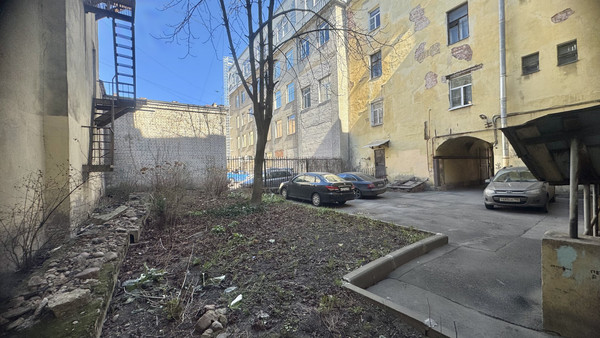 Продам трехкомнатную (3-комн.) квартиру, Подольская ул, 37, Санкт-Петербург г