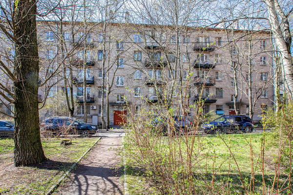Продам двухкомнатную (2-комн.) квартиру, Нахимова ул, 12Б, Санкт-Петербург г