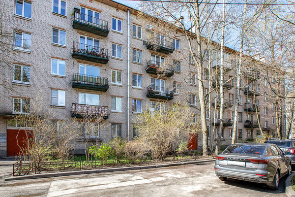 Продам двухкомнатную (2-комн.) квартиру, Нахимова ул, 12Б, Санкт-Петербург г
