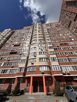 Продам трехкомнатную (3-комн.) квартиру, Дзержинского ул, 8, Кокошкино дп