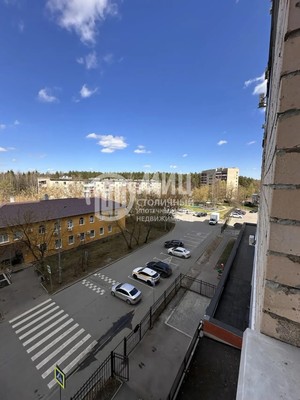 Продам трехкомнатную (3-комн.) квартиру, Дзержинского ул, 8, Кокошкино дп
