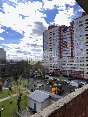 Продам трехкомнатную (3-комн.) квартиру, Дзержинского ул, 8, Кокошкино дп