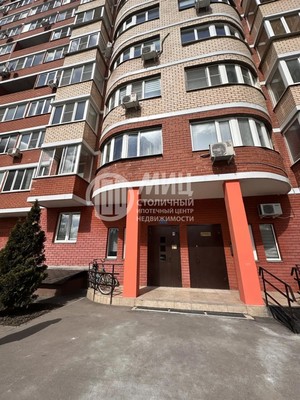 Продам трехкомнатную (3-комн.) квартиру, Дзержинского ул, 8, Кокошкино дп