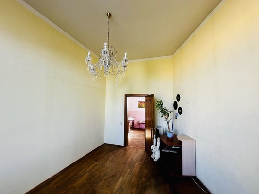 Продам многокомнатную квартиру, Казакова ул, 29к1, Москва г