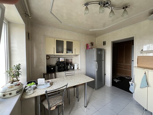 Продам трехкомнатную (3-комн.) квартиру, Ленина пр-кт, 17, Нальчик г