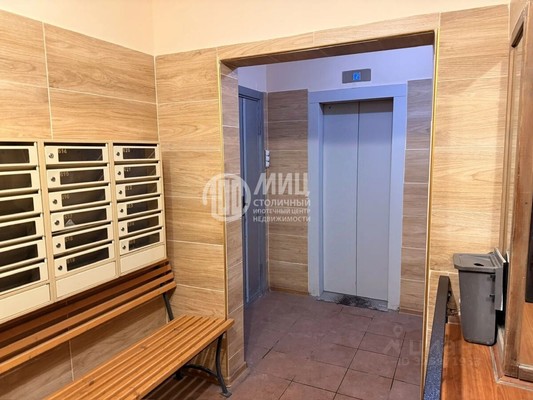 Продам однокомнатную (1-комн.) квартиру, Литовский б-р, 5/10, Москва г