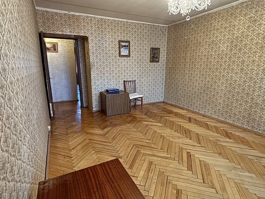 Продам двухкомнатную (2-комн.) квартиру, Юных Ленинцев ул, 18к2, Москва г