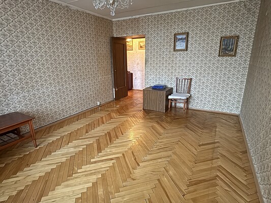 Продам двухкомнатную (2-комн.) квартиру, Юных Ленинцев ул, 18к2, Москва г