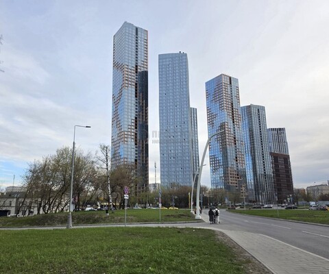 Продам двухкомнатную (2-комн.) квартиру, Озёрная ул, 1к1/2, Москва г