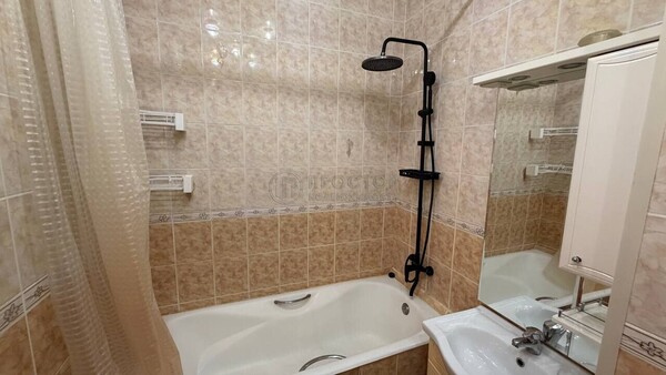 Продам однокомнатную (1-комн.) квартиру, Южный б-р, 6, Красногорск г