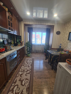 Продам трехкомнатную (3-комн.) квартиру, 5 мкр, 16, Новомихайловский пгт