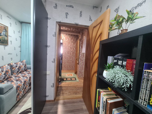 Продам трехкомнатную (3-комн.) квартиру, 5 мкр, 16, Новомихайловский пгт