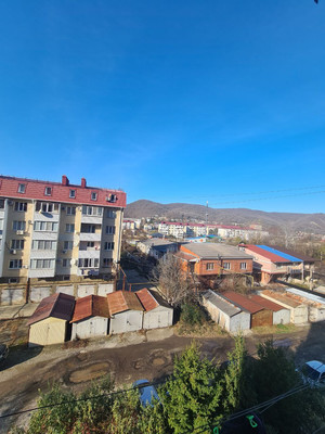 Продам трехкомнатную (3-комн.) квартиру, 5 мкр, 16, Новомихайловский пгт