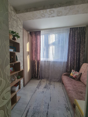 Продам трехкомнатную (3-комн.) квартиру, 5 мкр, 16, Новомихайловский пгт