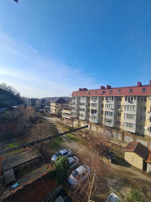 Продам трехкомнатную (3-комн.) квартиру, 5 мкр, 16, Новомихайловский пгт