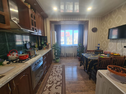 Продам трехкомнатную (3-комн.) квартиру, 5 мкр, 16, Новомихайловский пгт