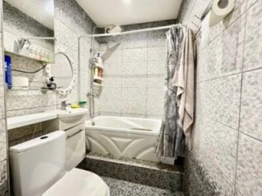 Продам трехкомнатную (3-комн.) квартиру, Бирюкова ул, 36, Ялта г