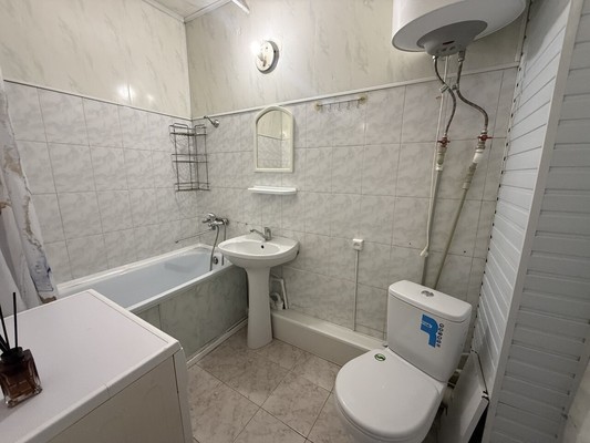 Продам однокомнатную (1-комн.) квартиру, Победы пр-кт, 54, Симферополь г