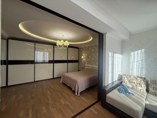 Продам однокомнатную (1-комн.) квартиру, Победы пр-кт, 74а, Симферополь г